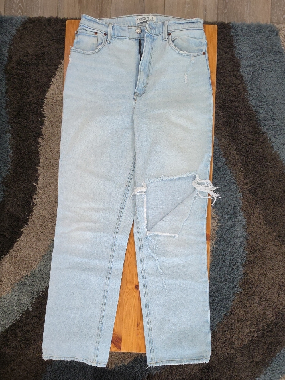 Abercrombie & Fitch Light Wash Curve Love Ultra High Rise 90's Straight Jeans